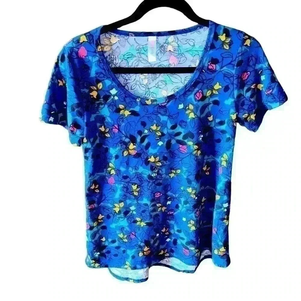 Lularoe XS blue floral short sleeve Classic T shirt . NWT